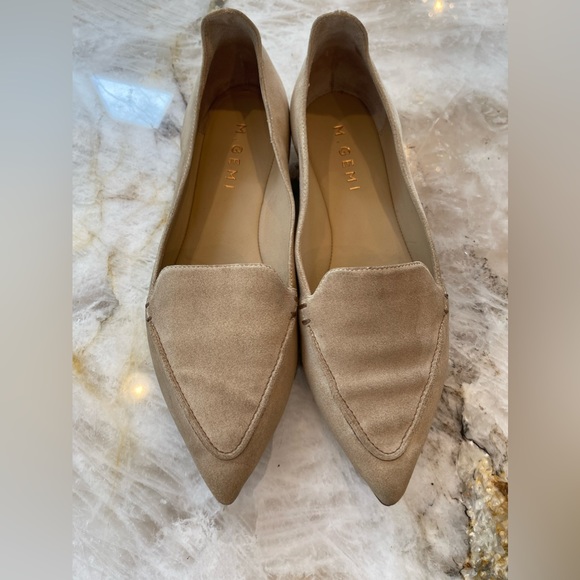 M. Gemi Italian Suede Flats.  Size 37.  Good Condition. - Picture 2 of 6